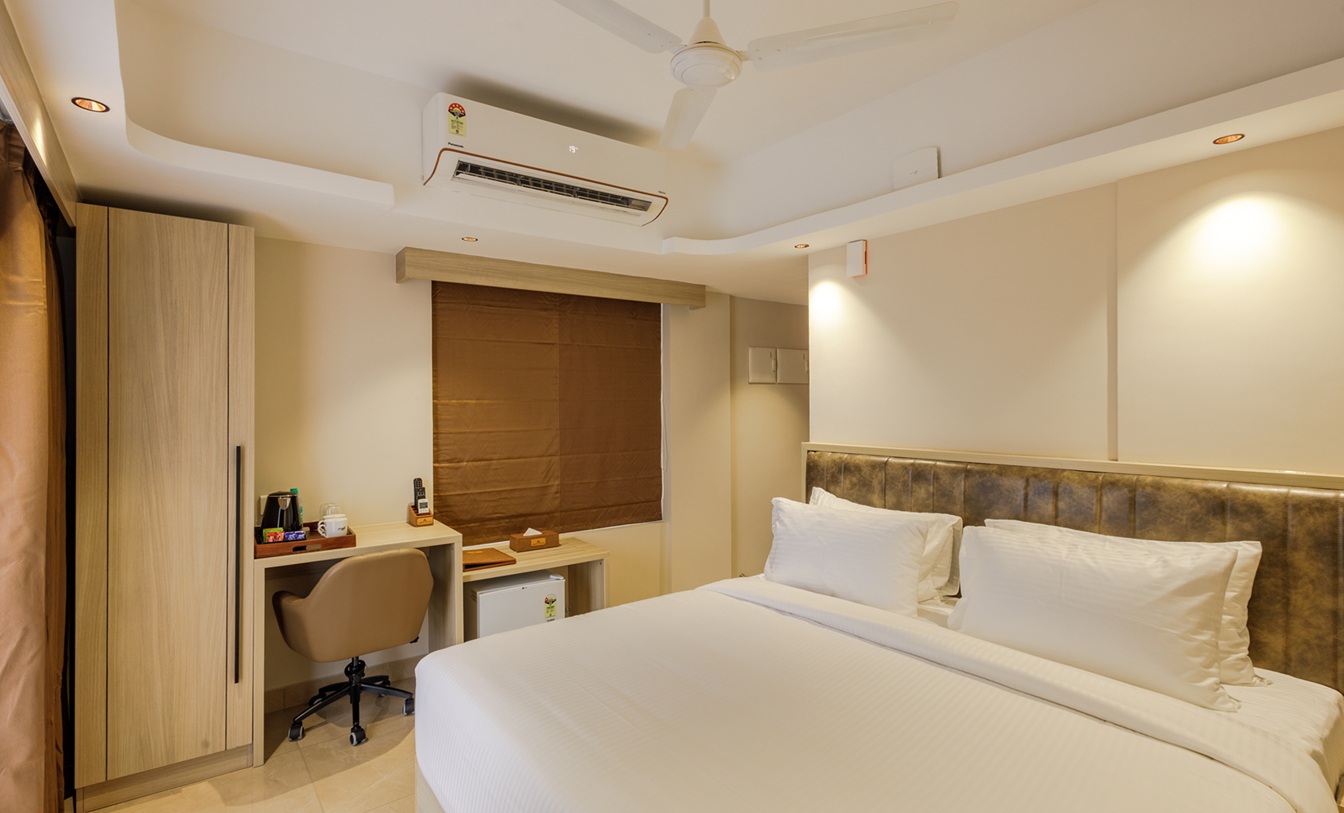 CLASSIC BALCONY KING