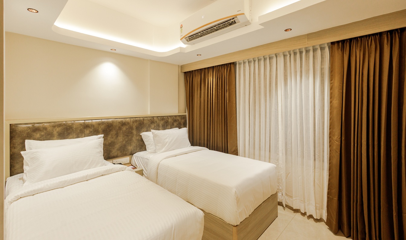 CLASSIC BALCONY TWIN